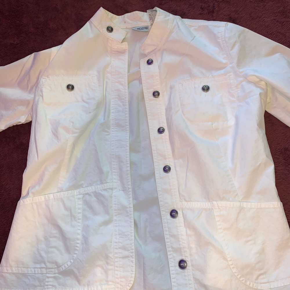A Chicos Women Cute White Jacket
